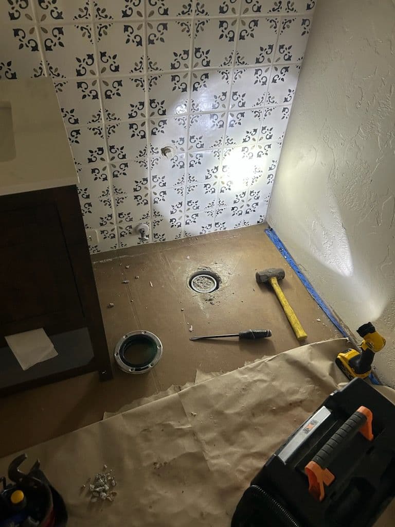 Gallery photos for Efficient Bathroom Upgrade with New Toilet Installation: Image #3